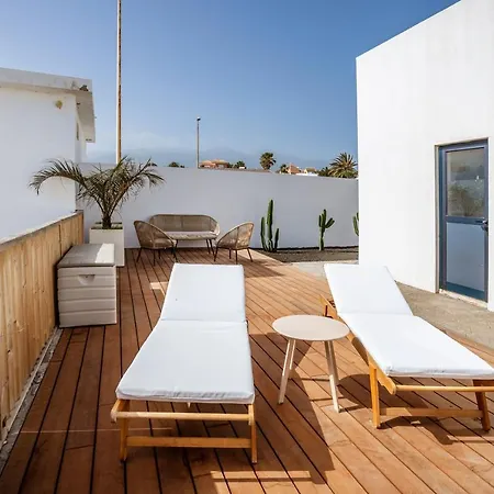 Villa Arizona - 3-bedroom House By The Sea